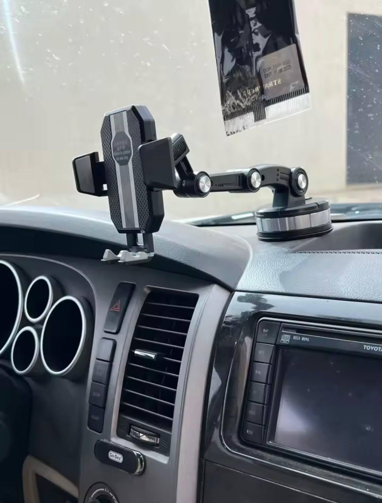 Support Téléphone Bras Robot — Fini le Téléphone qui Tombe ! Le Bras Robot est Arrivé au Bénin 📱🤖